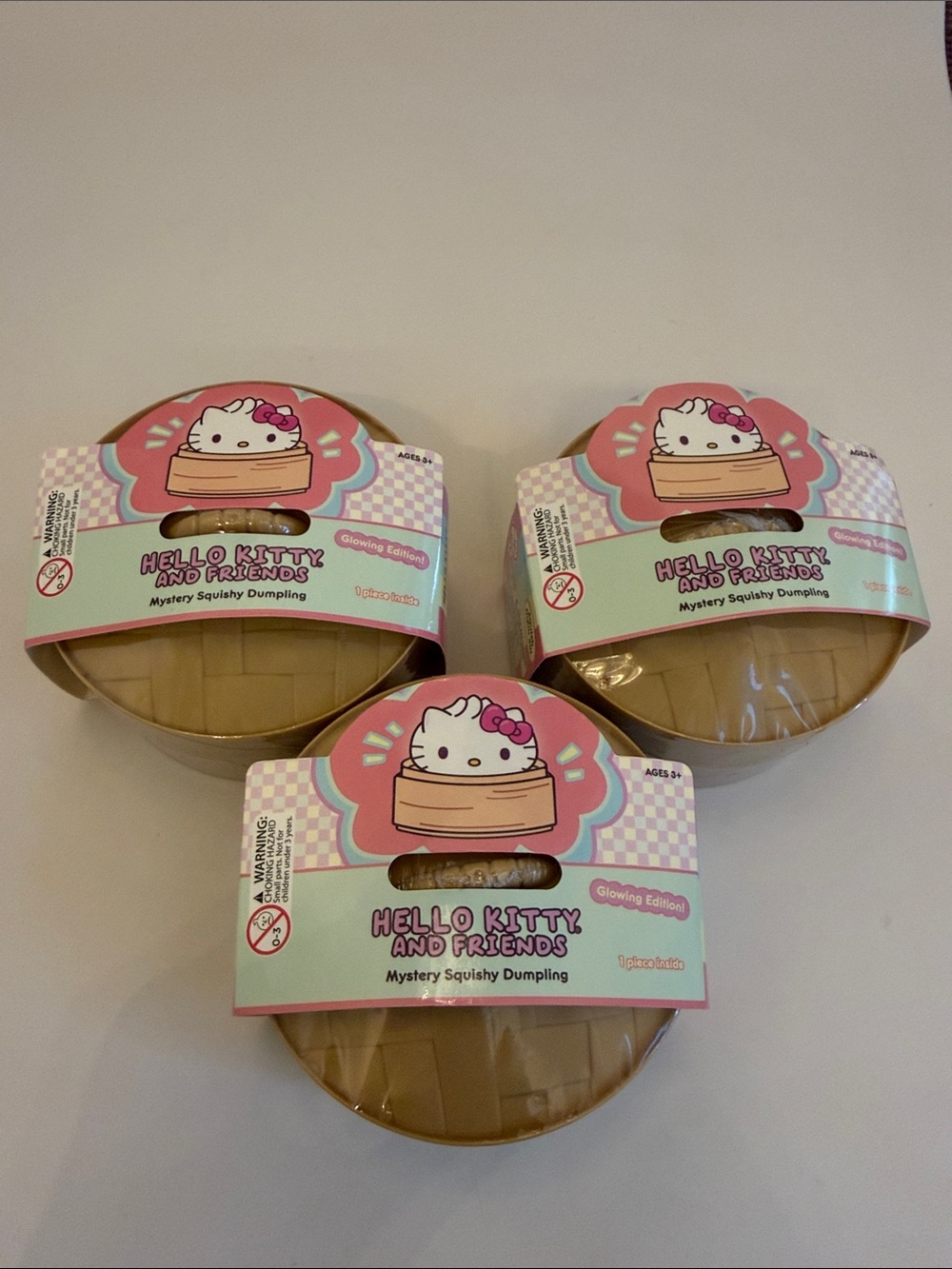 🎀 RARE 3-Pack Hello Kitty & Friends Mystery Squishy Dumpling Glowing Edition NEW